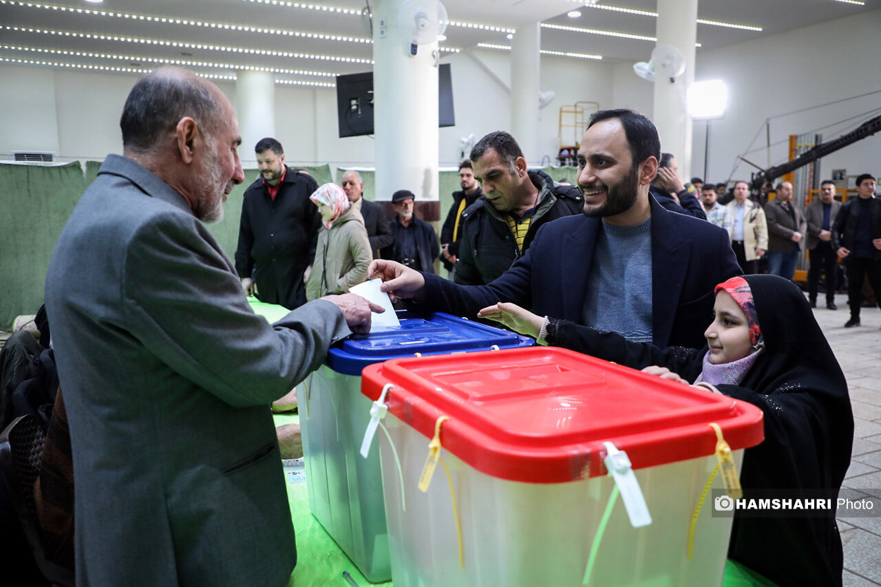 تصاویری از حضور گسترده مردم تهران و دولتمردان در انتخابات 1402