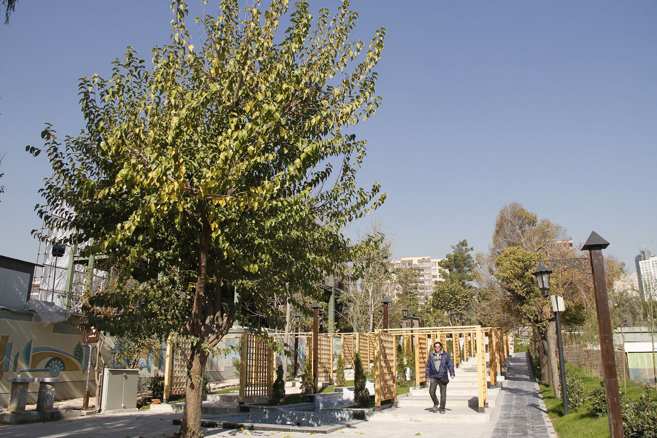 گردشگری در حاشیه بزرگراهها و بوستانهای تهران