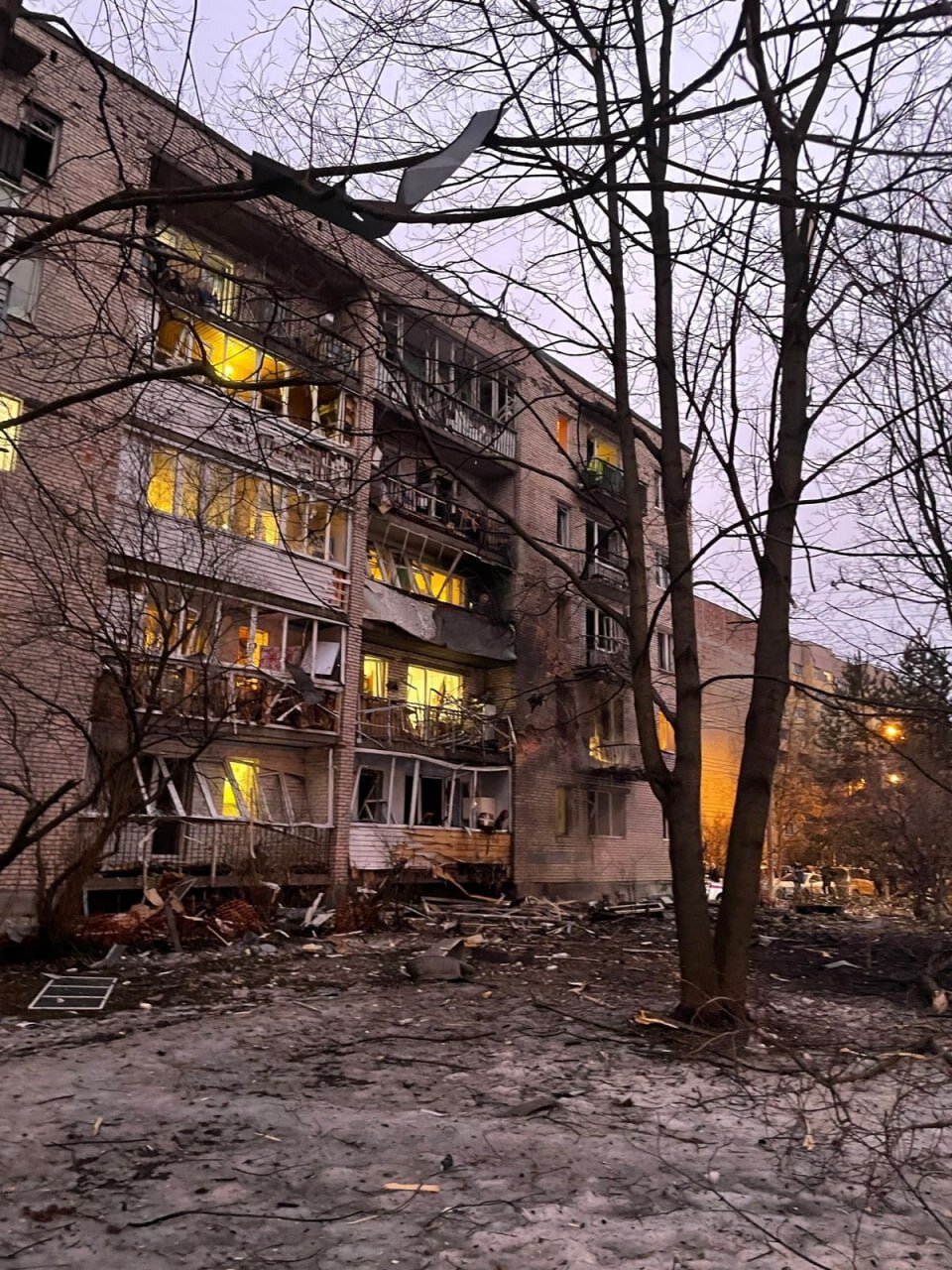 لحظه وقوع حمله پهپادی در روسیه | پنجره‌های دو ساختمان آسیب دید | ببینید