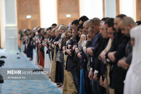 رئیس‌جمهور ایران در نماز جماعت مسجد جامع الجزایر