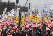 تظاهرات گسترده پزشکان کره جنوبی بر ضد طرح افزایش پذیرش دانشجویان پزشکی