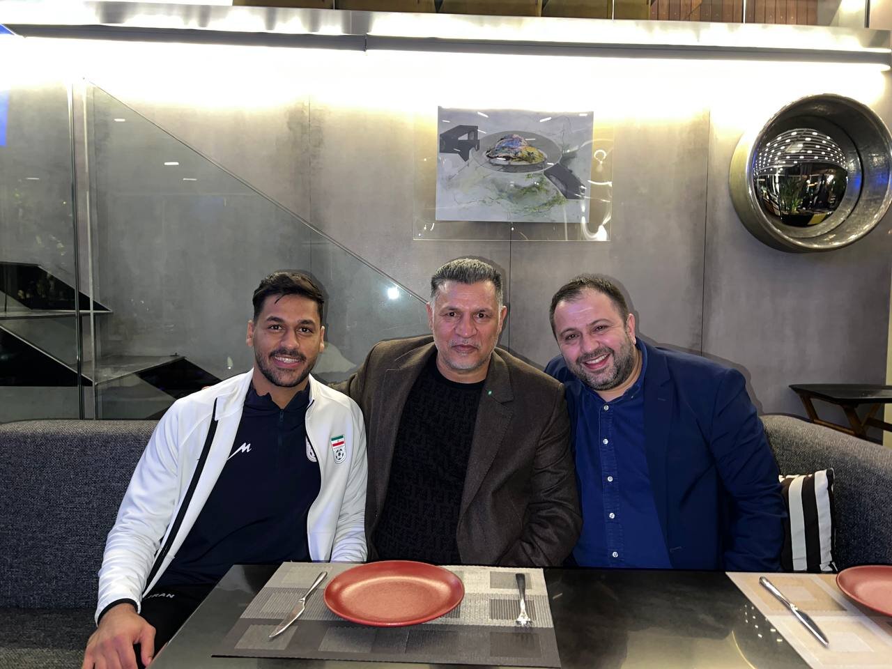 دیدار ویژه کریم باقری و علی دایی با بازیکن محبوب فوتبال ساحلی + عکس