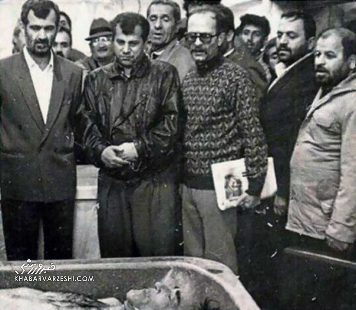 علی پروین در غسالخانه