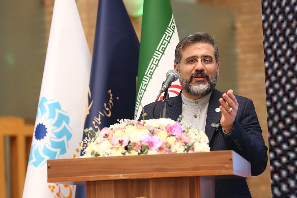 جشن اهالی کتاب در خانه جدید و یکصد ساله