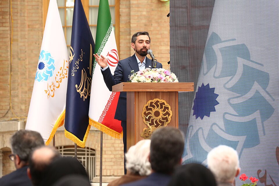 جشن اهالی کتاب در خانه جدید و یکصد ساله