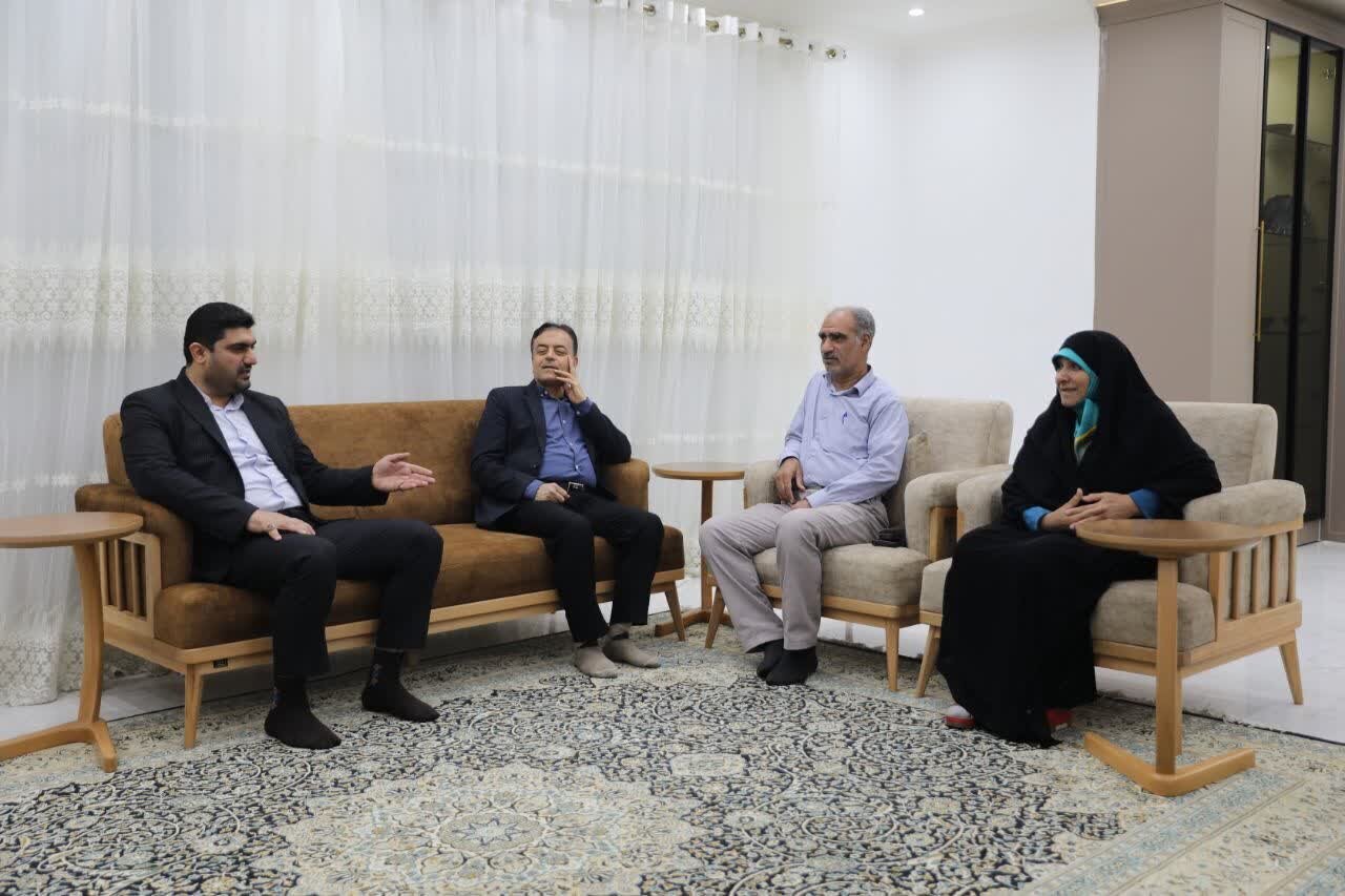 تصاویری از مادر و پدر مهدی طارمی