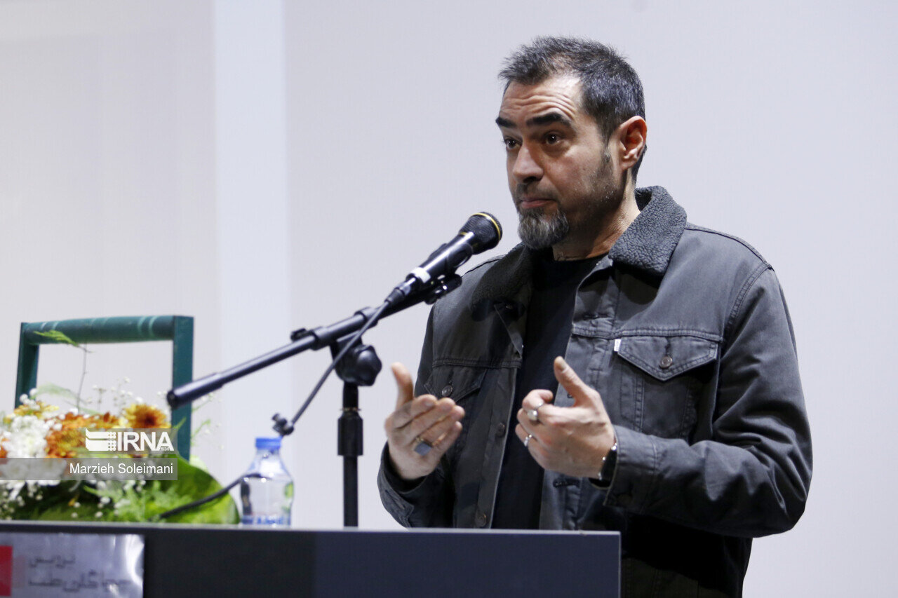 عکس | شهاب حسینی با موهای ریخته شده و مدل ریش جدید