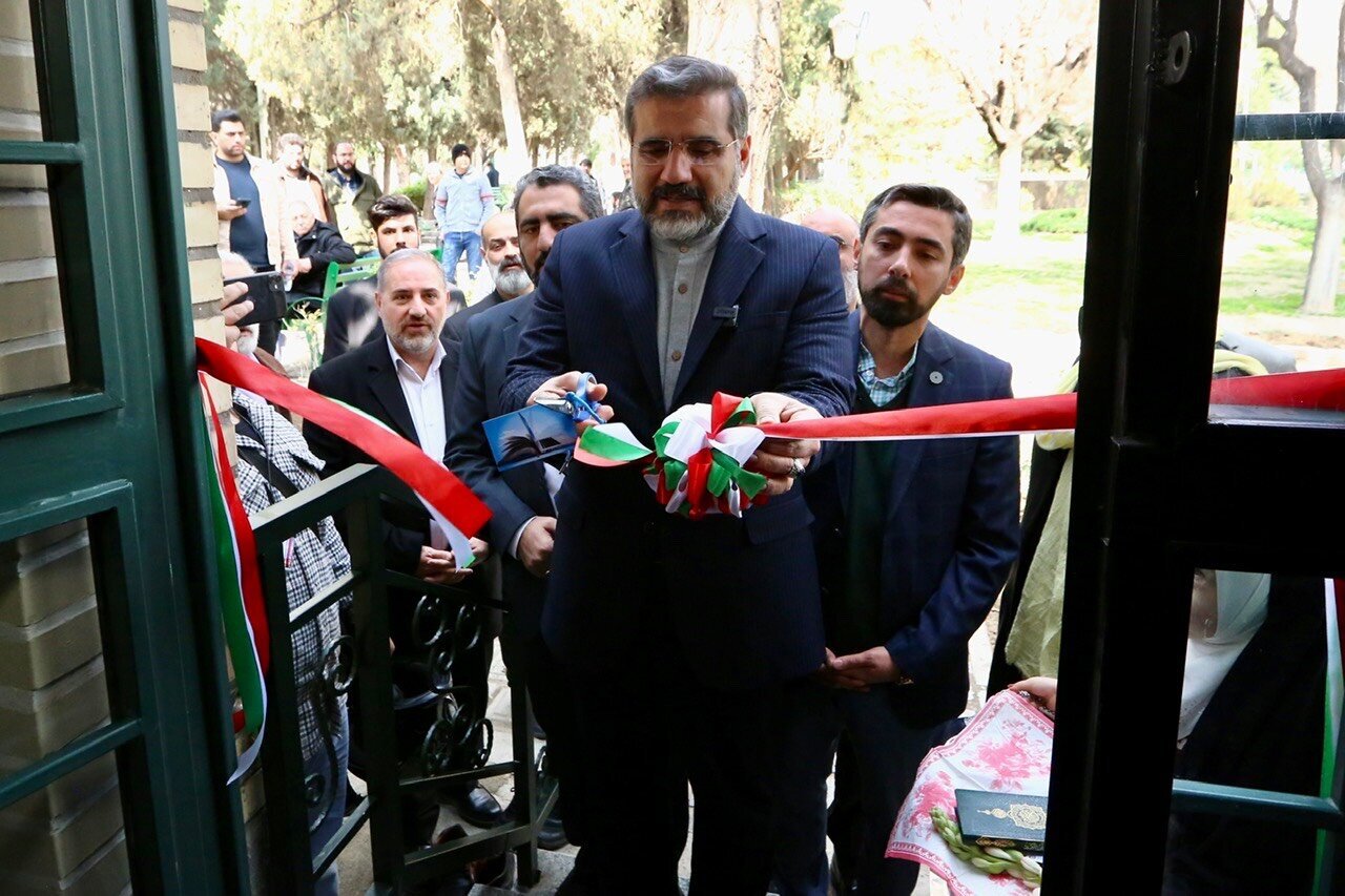 ۶۰ میلیارد ریال هزینه کتابخانه بدون کتاب شده است | بهرهگیری از هوش مصنوعی در کتابخانه آینده شهید فخری زاده