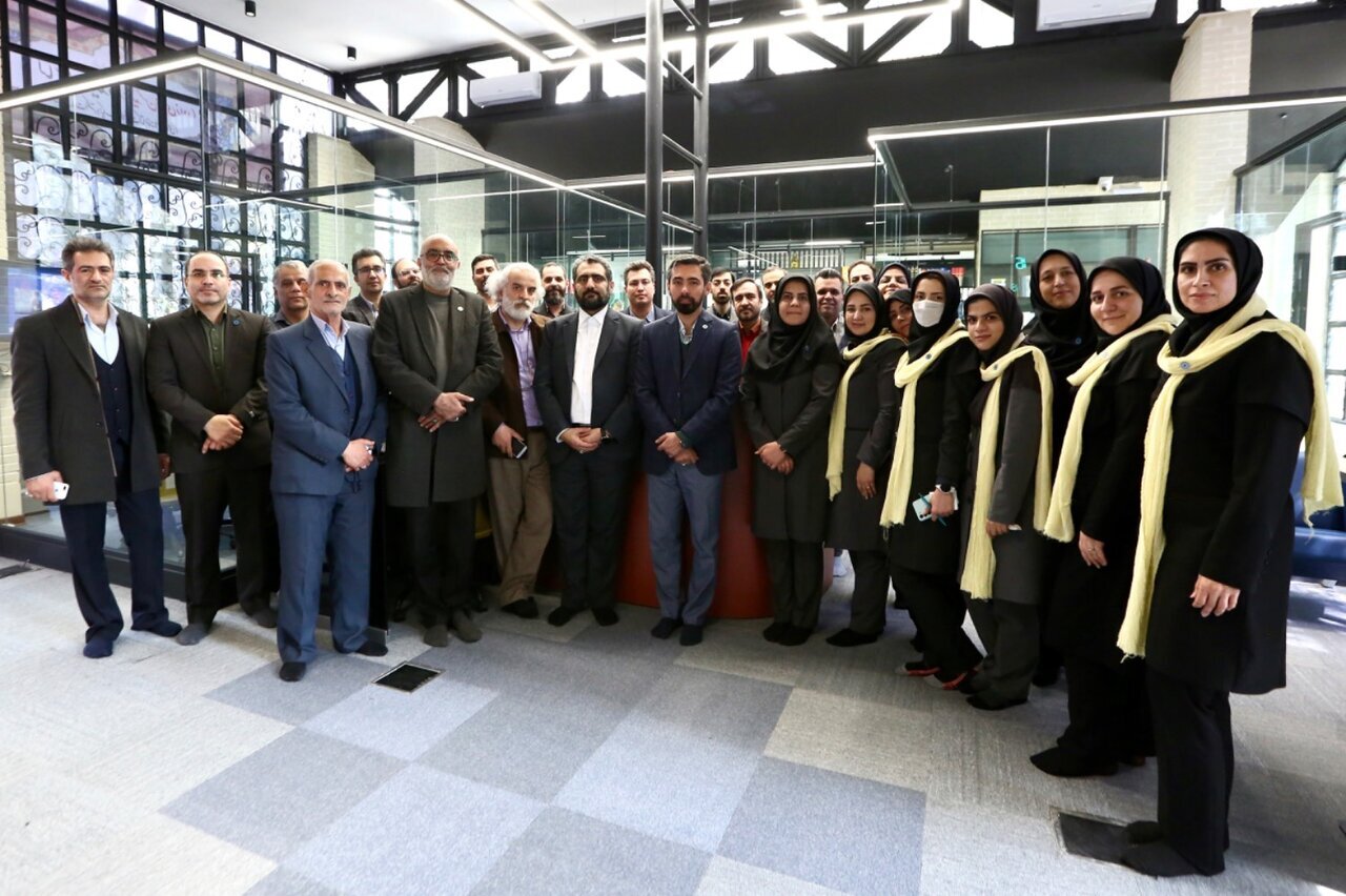 ۶۰ میلیارد ریال هزینه کتابخانه بدون کتاب شده است | بهرهگیری از هوش مصنوعی در کتابخانه آینده شهید فخری زاده