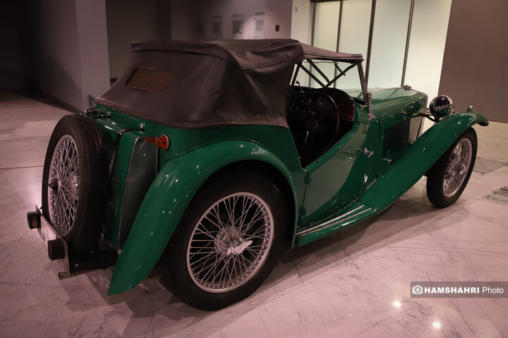 رونمایی از کالسکه های ترور ناصرالدین شاه و تاجگذاری محمدرضا پهلوی