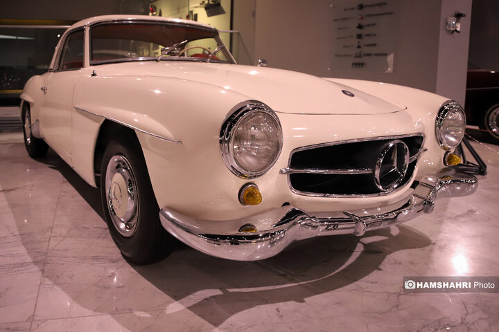 رونمایی از کالسکه های ترور ناصرالدین شاه و تاجگذاری محمدرضا پهلوی