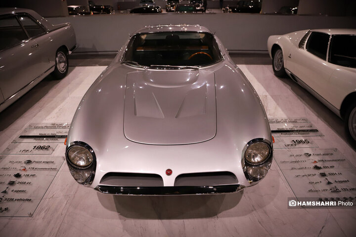 رونمایی از کالسکه های ترور ناصرالدین شاه و تاجگذاری محمدرضا پهلوی