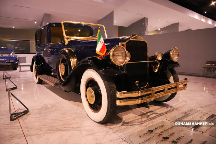 رونمایی از کالسکه های ترور ناصرالدین شاه و تاجگذاری محمدرضا پهلوی