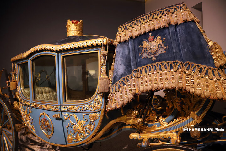 رونمایی از کالسکه های ترور ناصرالدین شاه و تاجگذاری محمدرضا پهلوی