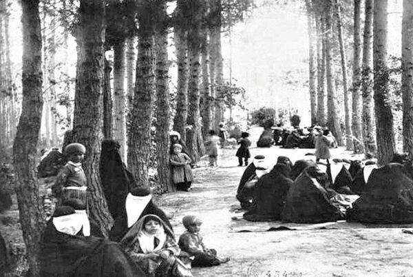 روزه نزدیک است میباید کلوخانداز کرد | تهرانیها با اجرای این رسم به استقبال ماه رمضان میرفتند