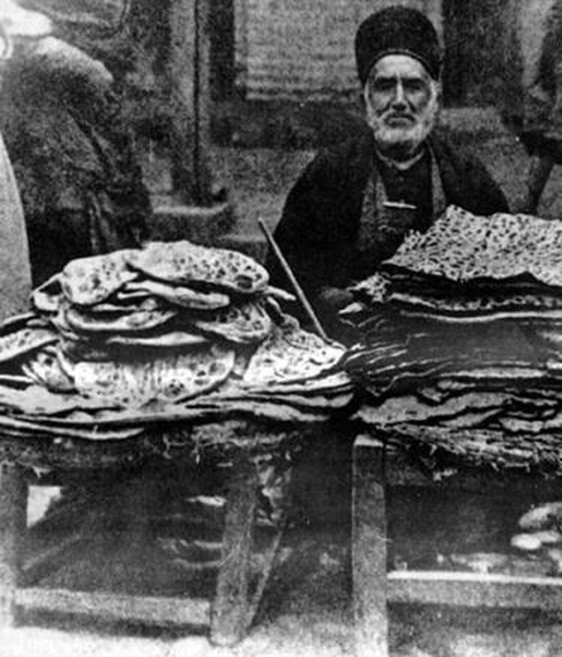 کسادی بازار نان‌ خراسانی و بربری | رونق کماج طرشتی در رمضان تهران قدیم