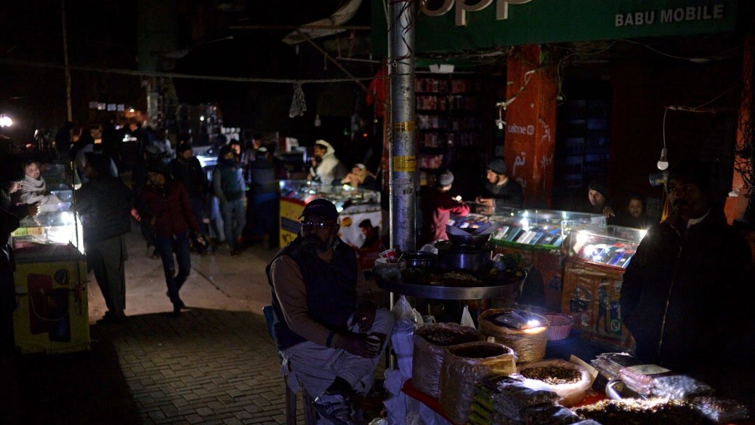 سهم تقریبا صفر ایران از بازار داغ برق منطقه؛ فقط ۰.۲ درصد