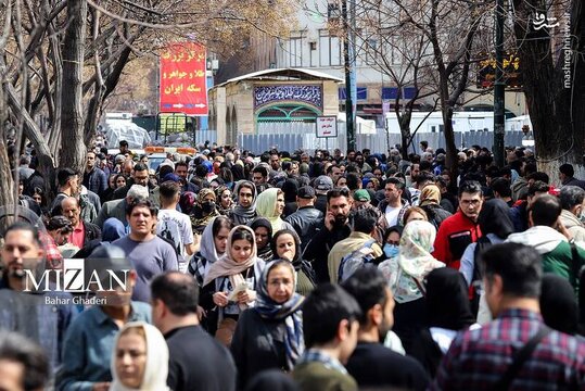 شلوغی بازار بزرگ تهران در آستانه سال نو