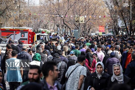 شلوغی بازار بزرگ تهران در آستانه سال نو