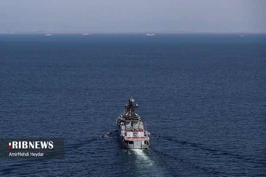 ورود ناو‌های چین و روسیه به آب‌های ایران
