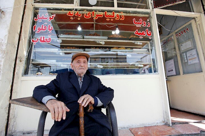 کشف سابقه بامیه در تهران |  قدیمی‌ترین زولبیا فروشی در پایتخت کجا بود؟ |  انتظار ۳ شاه برای آمدن رمضان و خوردن بامیه