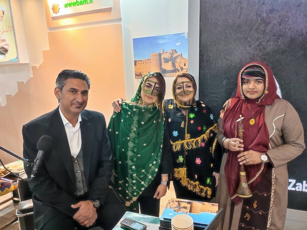 این دختر، تنها بانوی سورنا نواز ایران است | هیچ کس باور نمی کرد یک دختر سورنا بنوازد