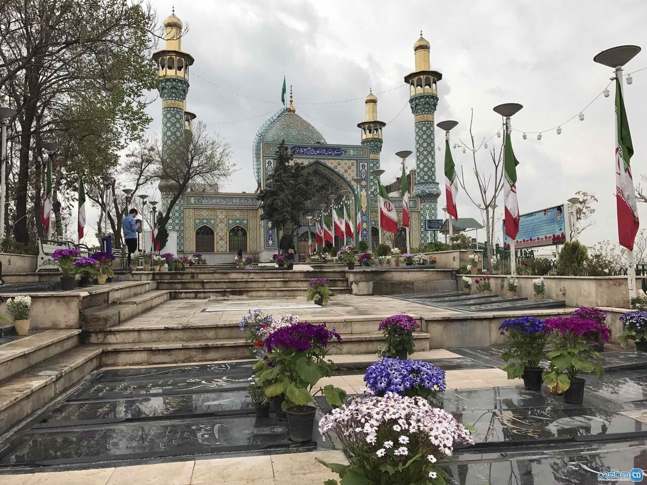 آرامش بهاری در سایه سار امام زاده پنجتن لویزان