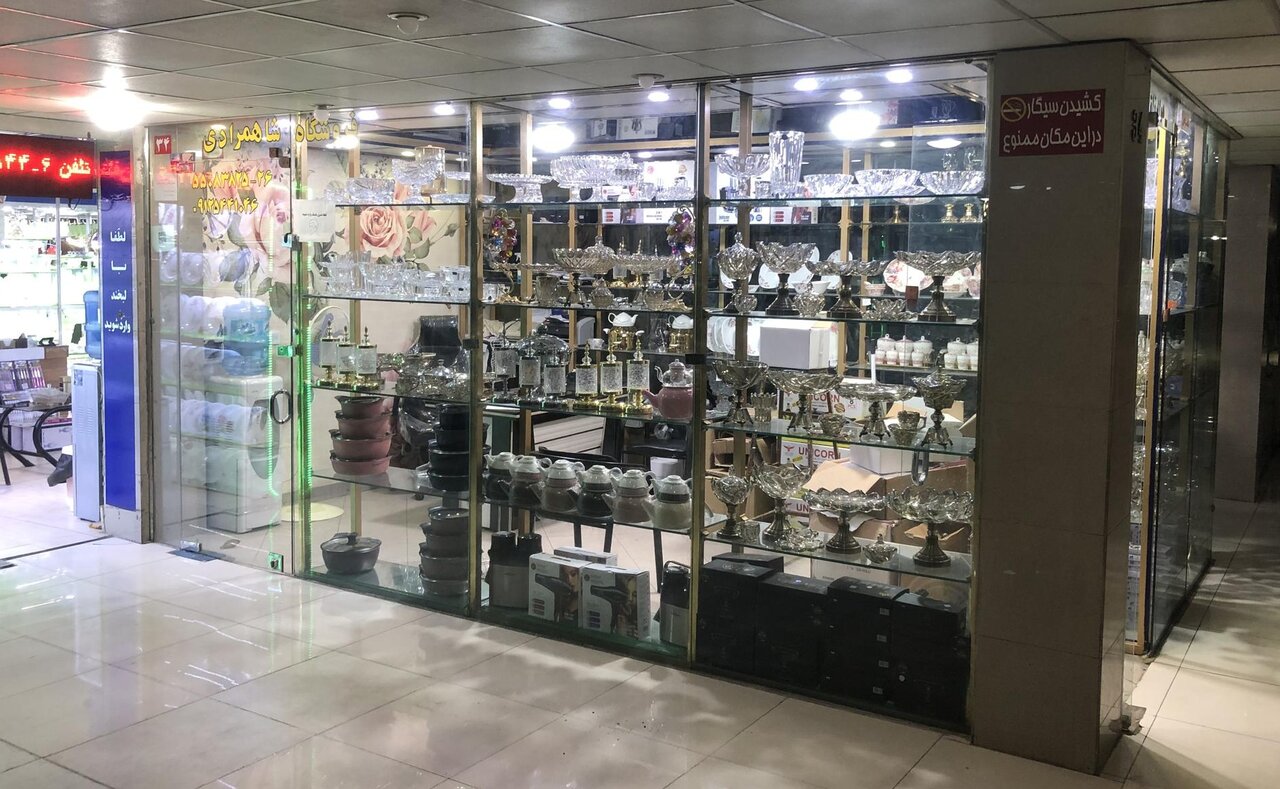 ریز و درشت آشپزخانه در شوش | کف و سقف قیمت سرویس غذاخوری، قابلمه، قاشق و چنگال و بلور و کریستال چند؟