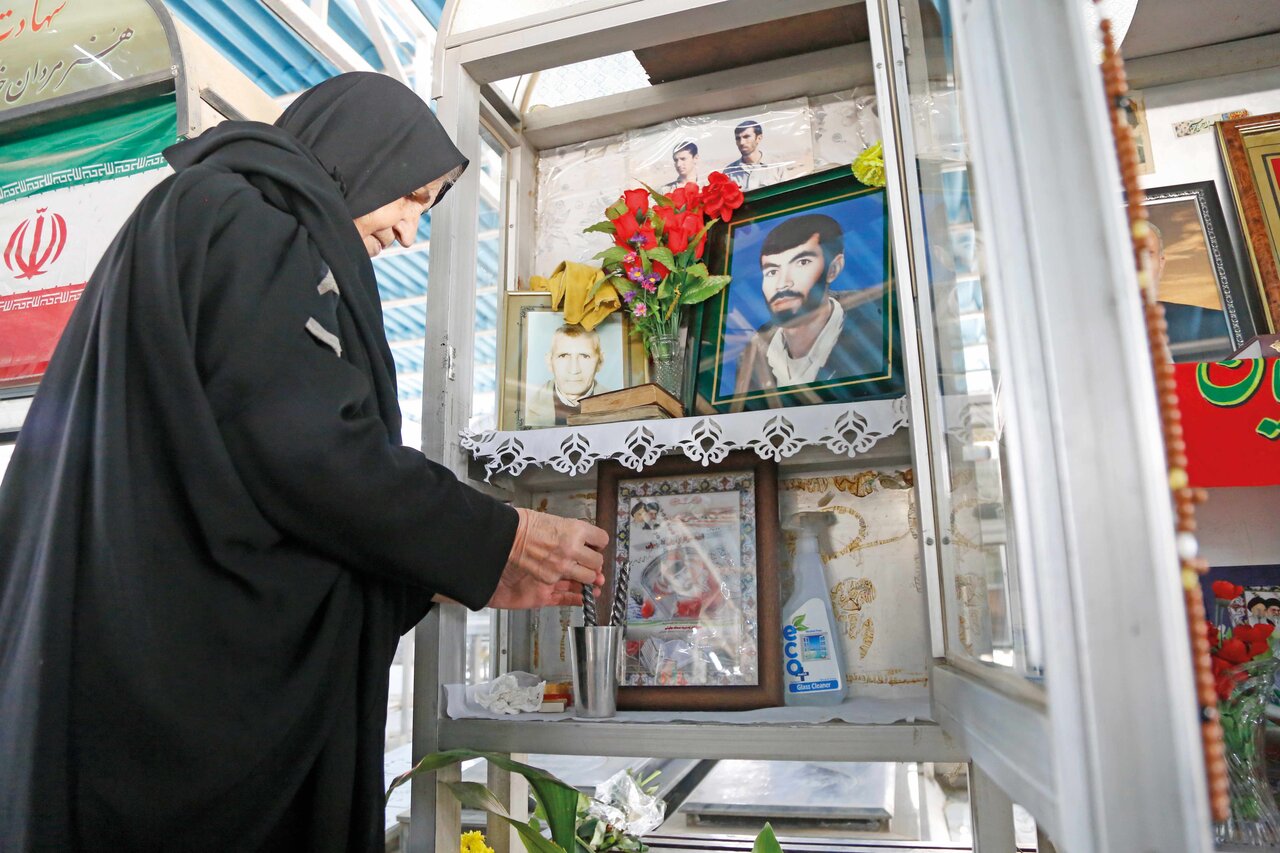 بوی بهار در قطعه ۵۳