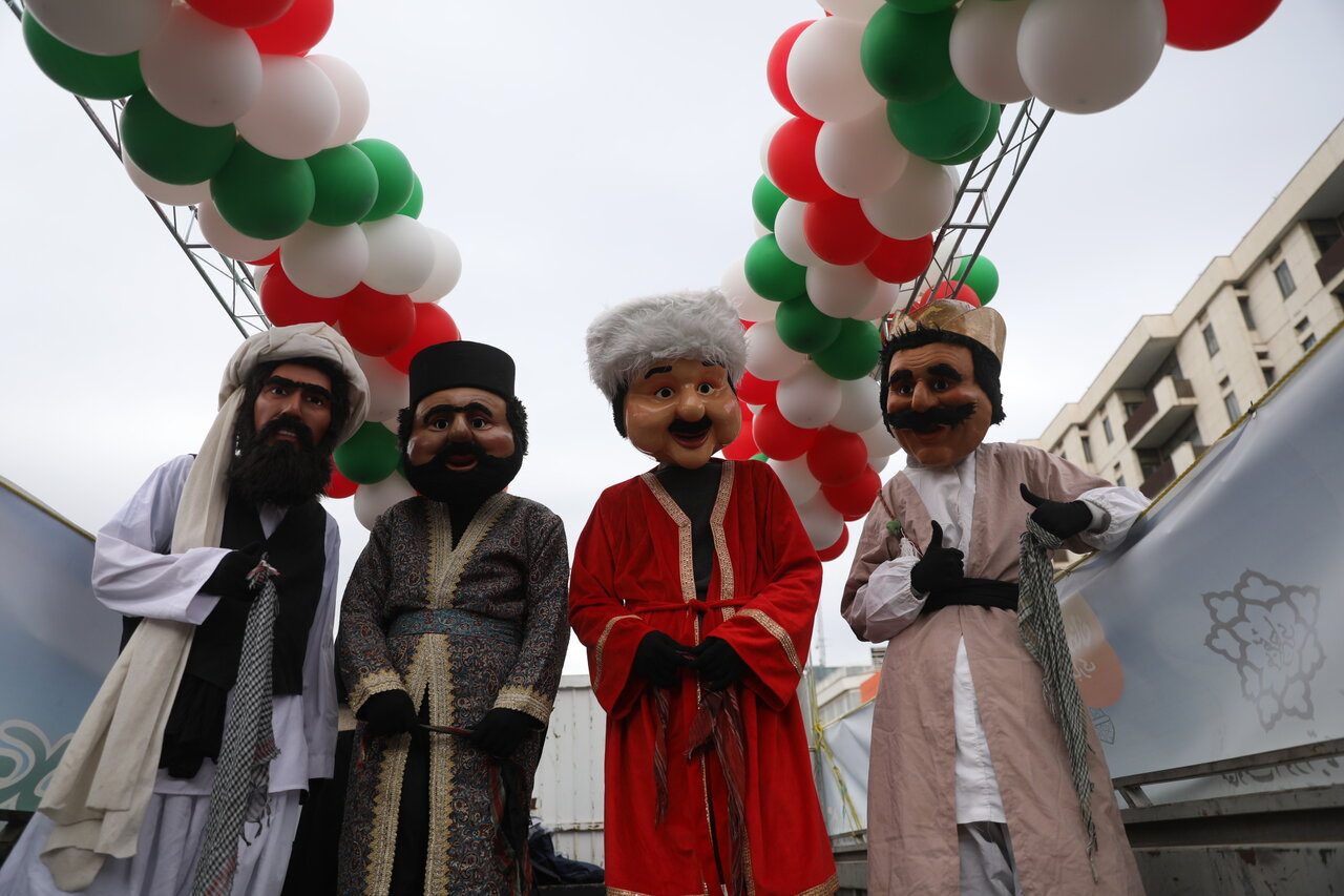 گزارش تصویری| جشنهای نوروزی با حرکت کاروان های شادی رسما آغاز شد | تم کاروان شادی؛ شاهنامه