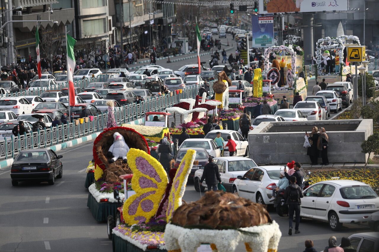 گزارش تصویری| جشنهای نوروزی با حرکت کاروان های شادی رسما آغاز شد | تم کاروان شادی؛ شاهنامه