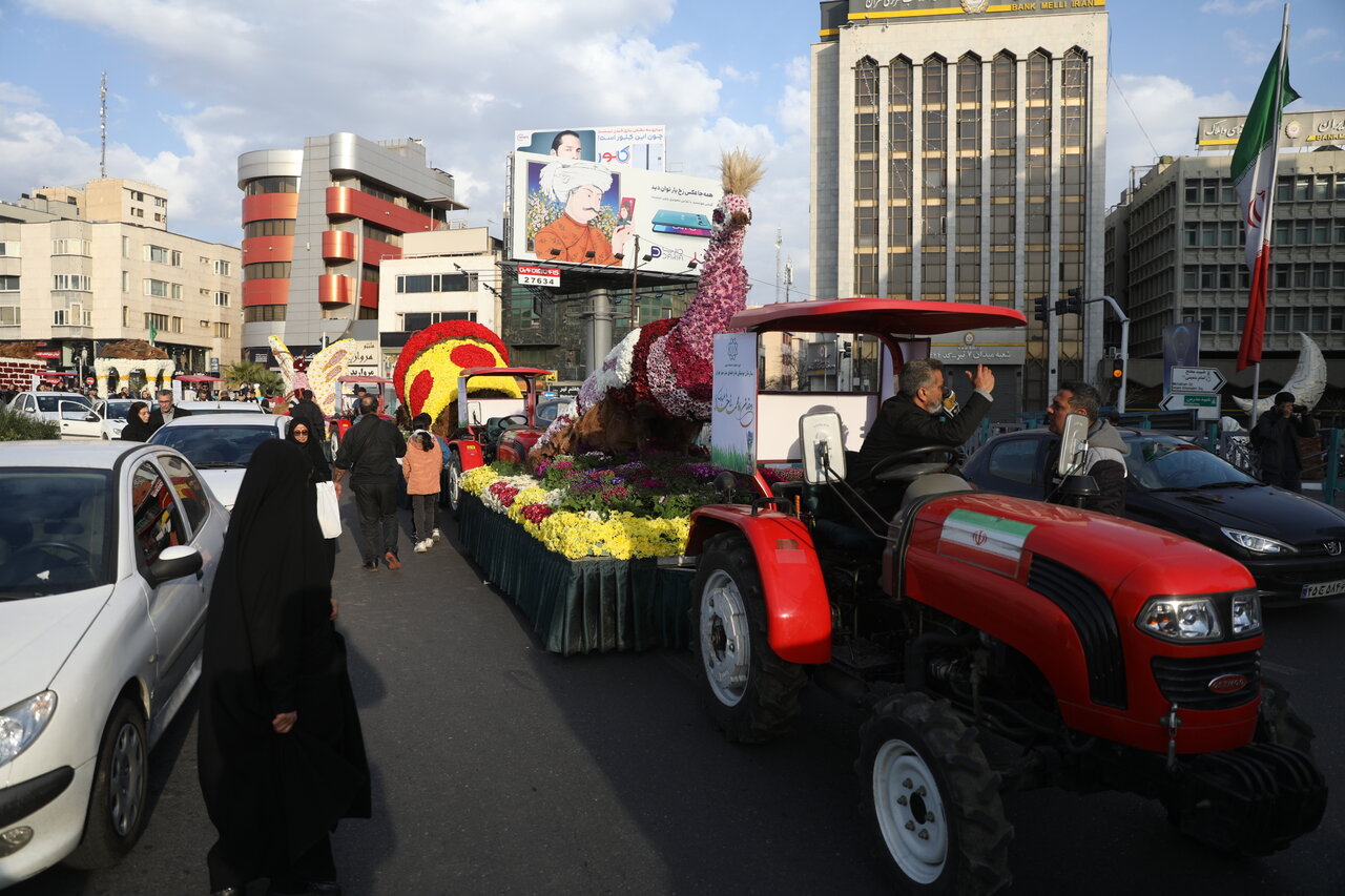 گزارش تصویری| جشنهای نوروزی با حرکت کاروان های شادی رسما آغاز شد | تم کاروان شادی؛ شاهنامه