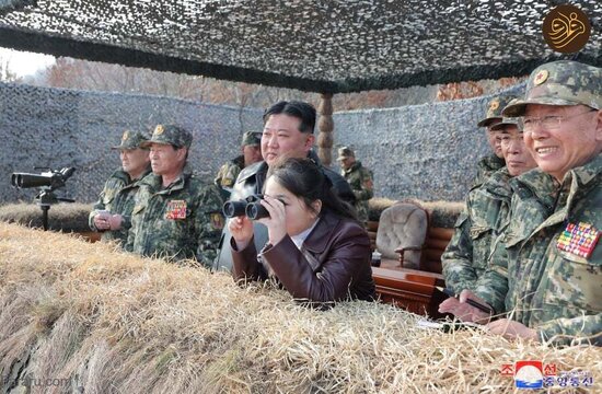 تصاویری جالب از کیم جونگ اون و دخترش در تمرینات ارتش