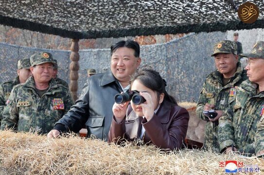 رهبر کره شمالی و دخترش در تمرینات نظامی ارتش