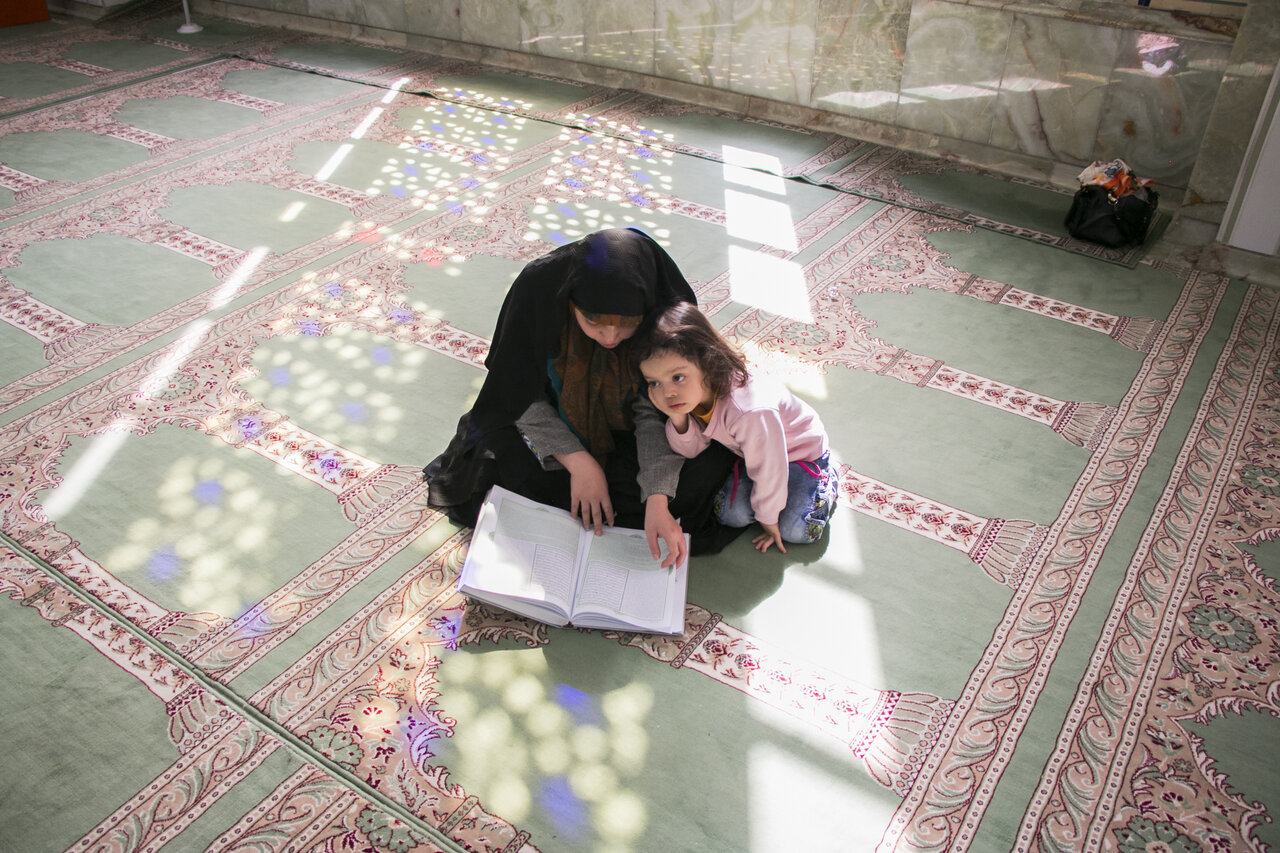 ۳۰ آیه حفظ کن و جایزههای نفیس بگیر! | از هزینه سفر حج تا گوشی موبایل در طرح مسطورا