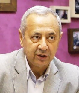 لذت فرششویی کف خیابان بعد از چله کوچیکه | سرمای تهران و حکایت کُتِ «ممد ریش»