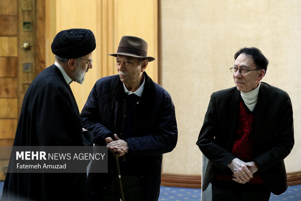 چهرههای هنری که برای دیدار با رئیس جمهور آمدند | تصاویر