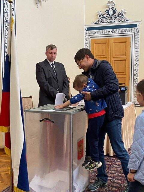 رأیگیری انتخابات ریاستجمهوری روسیه در ایران + تصاویر | چند شهروند روسی صبح امروز در تهران رای دادند؟