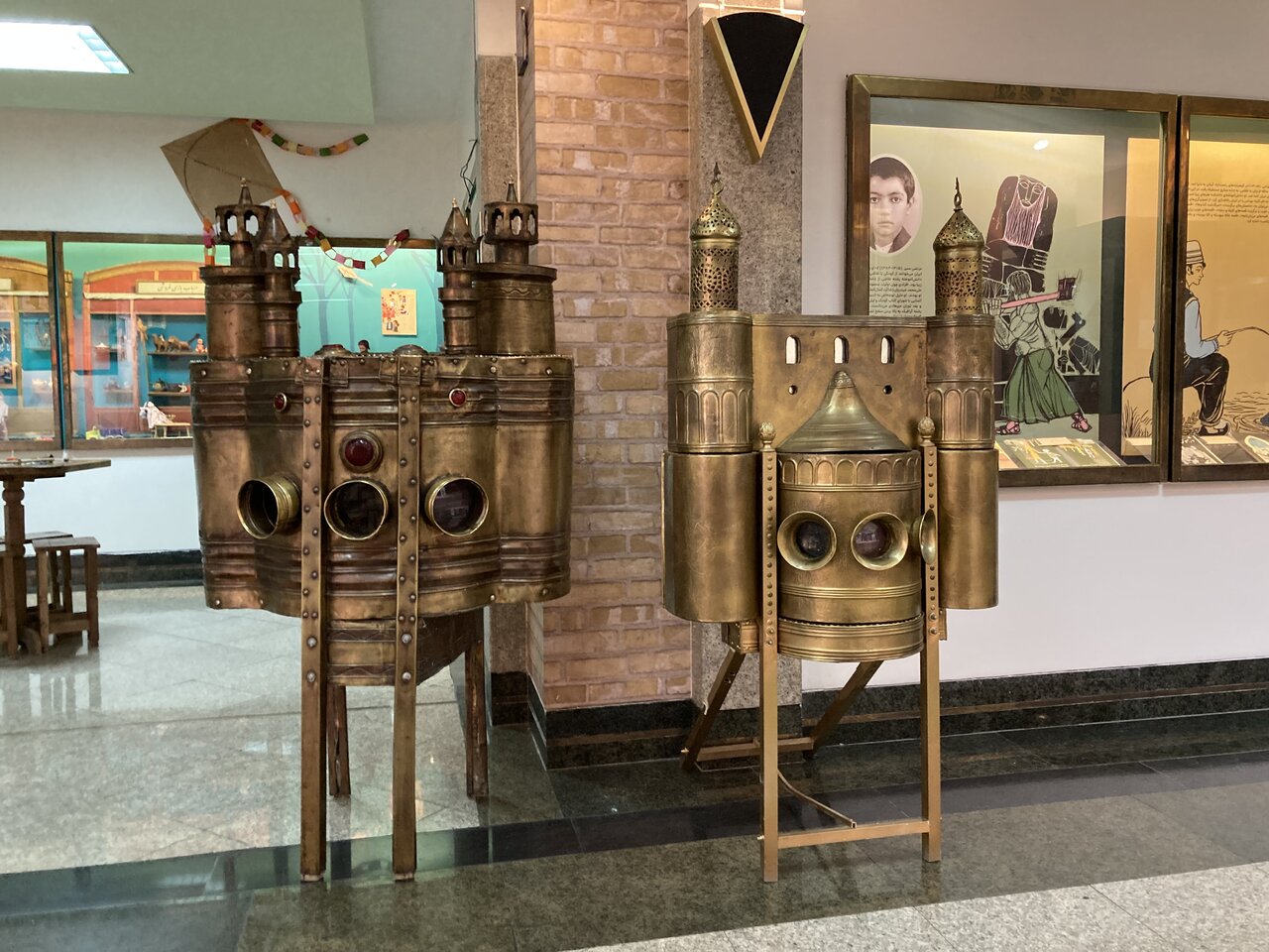 گشتی در موزه اسباببازیها و قصهها | ایرانِ کوچک اینجاست