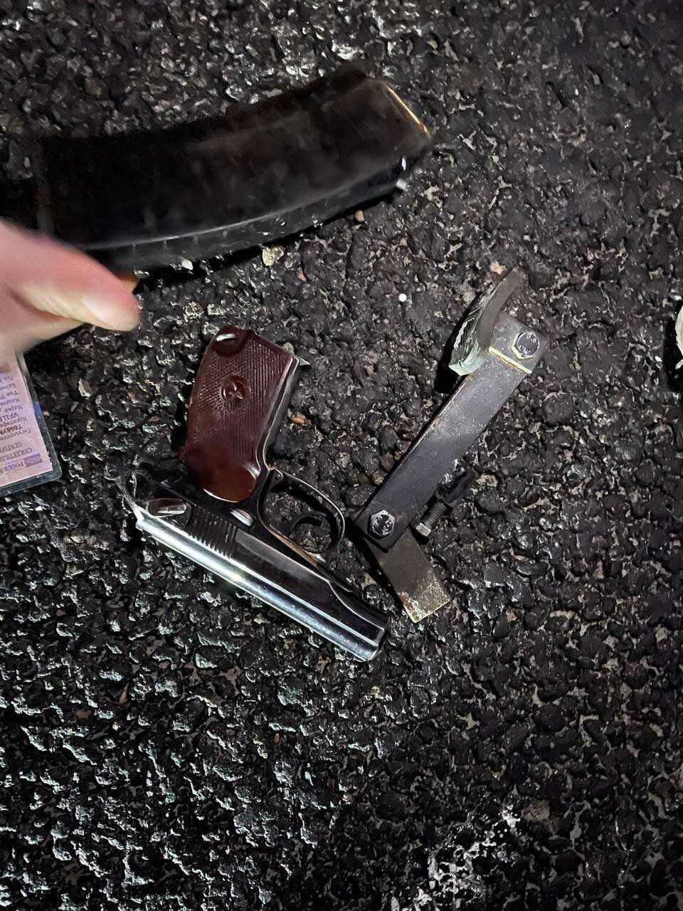 فوری | ۴ ترورریست در روسیه دستگیر شدند | آنها در حال فرار به اوکراین بودند | اولین عکس از وضعیت خودروی رنوی تروریستها بعد از تیراندازی پلیس