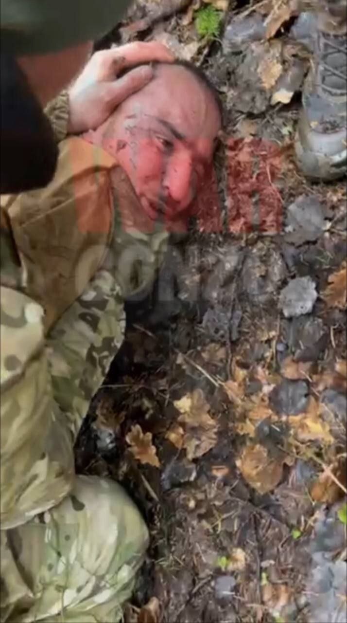 نمایی دیگر از بازجویی از مظنون تروریستی | چهره وحشت زده مظنون را ببینید