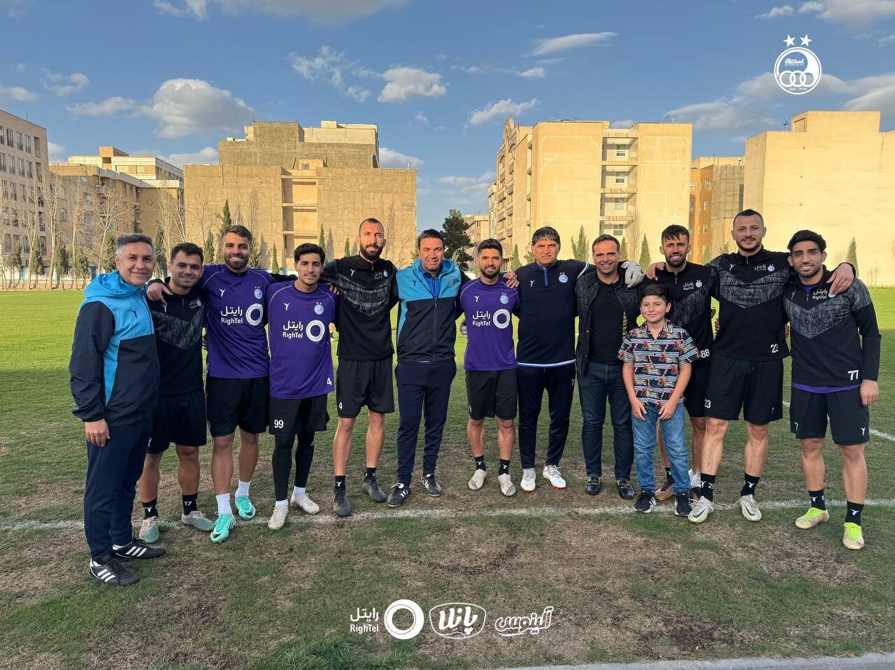 مربی محبوب فرهاد مجیدی در کنار کادر فنی استقلال + عکس