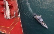 نیروی دریایی سپاه یک شناور را در خلیج فارس توقیف کرد + جزئیات | چند نفر دستگیر شدند؟