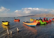 صف گردشگران برای دیدن دریاچه ارومیه پر آب | ببینید