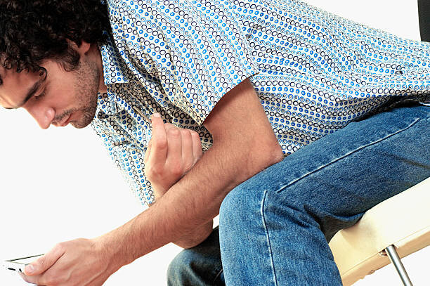 میدانستید نوع نشستنتان میتواند شما را بیمار کند