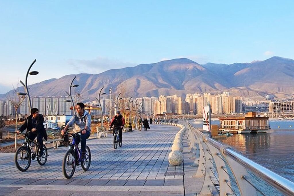 کشف بهار با پای پیاده