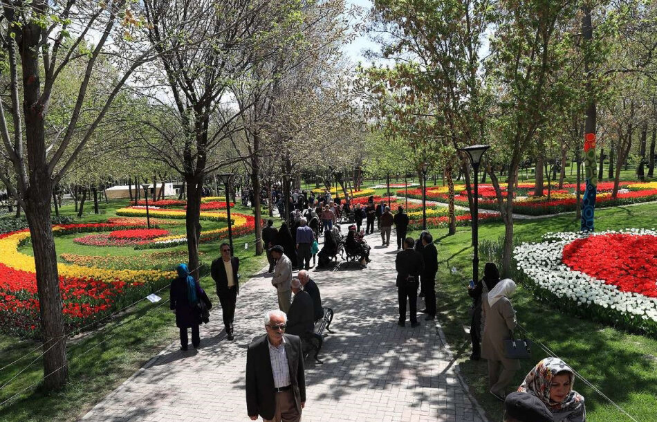 کشف بهار با پای پیاده