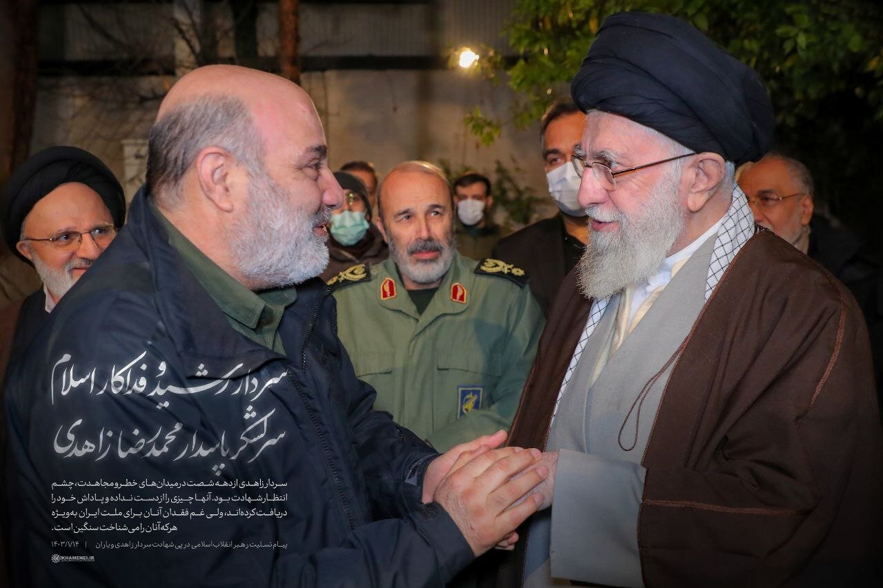 تصویر دیدهنشده از دیدار سردار شهید زاهدی با رهبر معظم انقلاب - همشهری  آنلاین