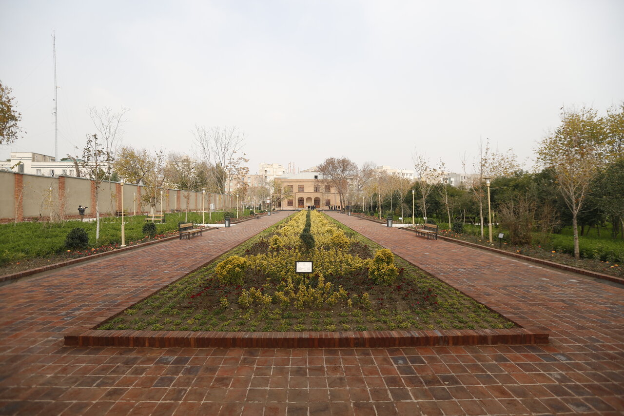 شانه به شانه شما تا عمارت تاریخی وثوقالدوله | قدم زدن در باغی که قلمرو دولاب بود