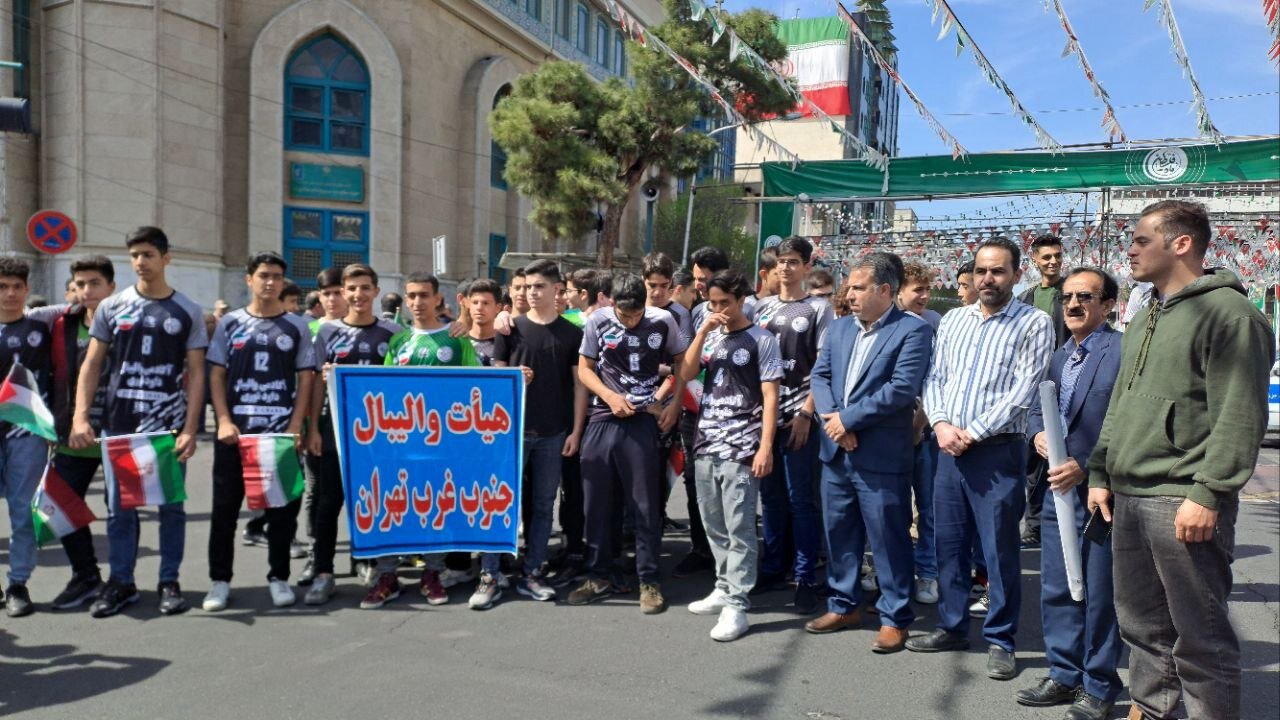 طوفان الاحرار؛ ملت ایران در دفاع از مردم غزه و فلسطین بپا خاست + تصاویر | تشییع پیکر شهدای راه قدس | حضور زیاد نخاله در راهپیمایی روز قدس تهران